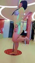 famosa bailarina de pole dance,escort vip