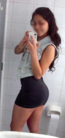 Con muchos besos, caricias y todo para que la pases muy bien