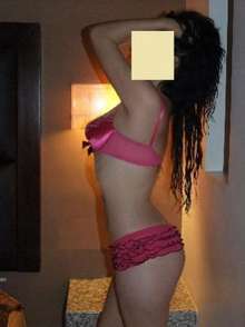 CACHONDA. TREMENDAS NALGOTAS. BIEN NALGONA TETONA Y MADURITA