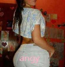 DESNUDA ME VEO MÁS RICA, BABY
