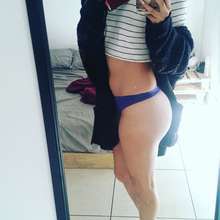 Ellie SQUIRTER chica universitaria CON DEPA