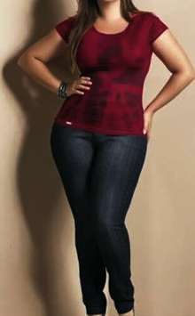 Monica ( curvas extravagantes)
