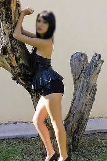 Kenia --- Joven, delgada, Guapa ---