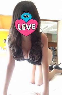 HOLA ESTAS  SOLITO ???MM SABES TENGO UN REGALO PAPI***