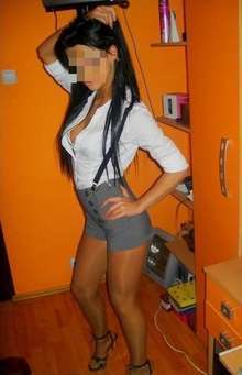 Chica estudiante muy cachonda siempre en busca de sexo
