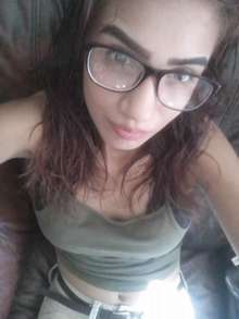 Chica caliente esperando aver kien me lo baja