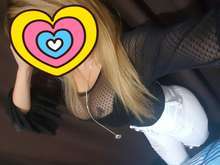 zoe...una linda nena real y complasiente