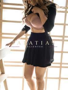 SHANTAL PIEL BLANCA CON SUS TETAS Y CULO MUY FIRMES