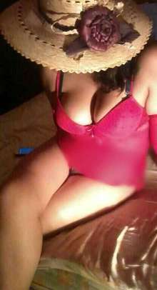 NIKKI   TETONA  CON LUGAR