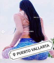 UNA CINTURITA ACOMPAÑADA DE UNAS BUBIS GRANDES SOY TALLA 34