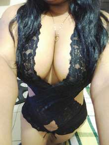 Chika tetona muy ardiente...morena de fuego...