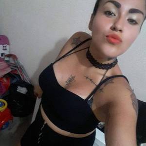 Soy jazz una chava bisexual súper cachonda y real...