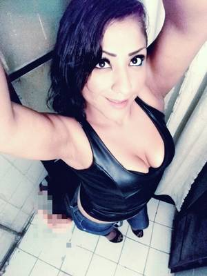 Luna chica muy caliente