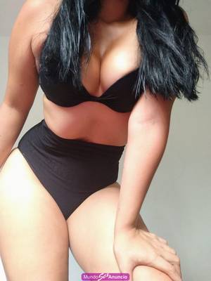 Soy una hermosa joven de 18 años nalgona piernuda