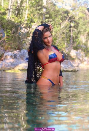 EVA COMPLACIENTE VENEZOLANA CALIENTE , ME MOJO MUY RICO BEBE