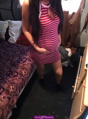 Chica hermosa joven embarazada