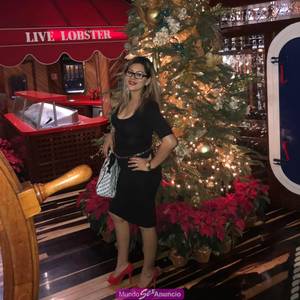 mujer sensual y hermosa llega hasta ti con venta de fotos de