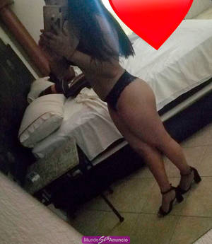 Mi nombre es Lucy para los que no me conocen soy caliente.