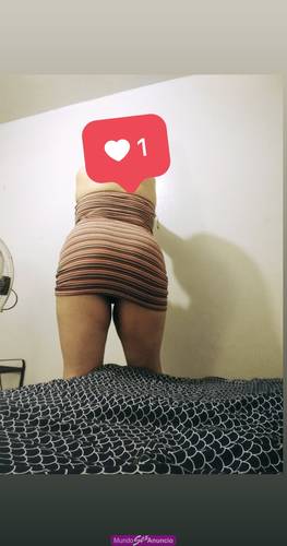Melany 21 años atiendo maduros solventes llama