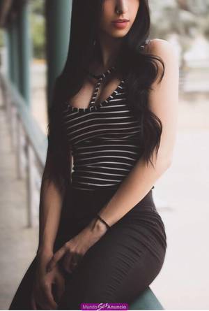 ARDIENTE CHICA VENEZOLANA! ACARICIAME Y BESAME COMPLETA!