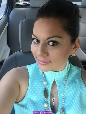 sexy ama de casa pone a la venta sus videos y fotos xxx