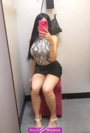 FOGOSA Y CALIENTE, HERMOSAS CADERAS Y NALGAS