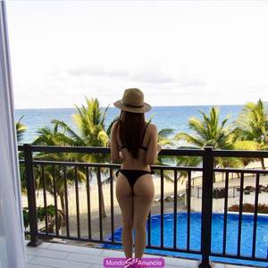 Alexa bella chica de 21 años nueva en el medio