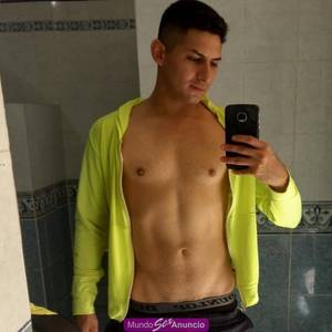 Joven atractivo, caliente con 19 cm reales para darte