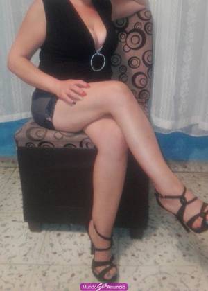 Linda ama de casa sin permiso caliente y muy linda