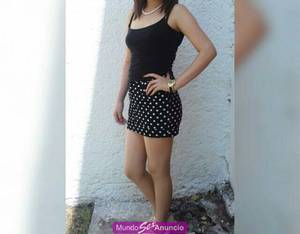 Vane joven de cintura pequeña de trato de novios
