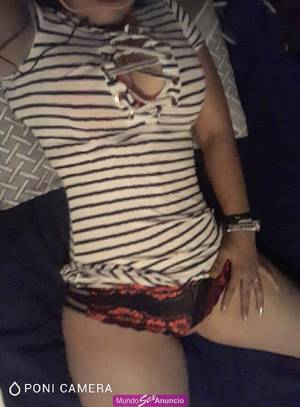 Chica joven hermosa caliente y muy complaciente