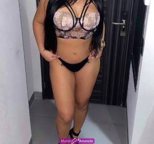 DISFRUTA DE UNA SUCULENTA NENA