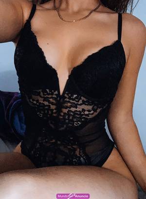 LINDA JOVENCITA CALIENTE Y MUY COMPLACIENTE EN EL SEXO