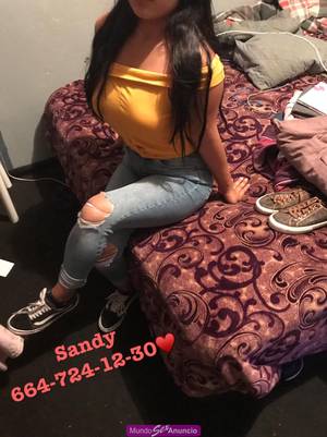Chica joven disponible