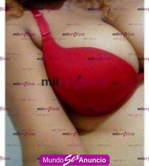 Caliente morenita ven y prueba mis rikaa tetas y chupamelas