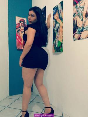 DIVINA MUJER CON CURVAS PERFECTAS