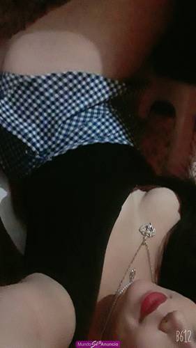 Complaciente chica para buenos gustos