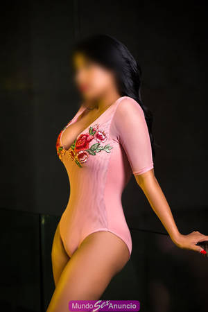 Hola soy Sandra, exuberante y encantadora escort