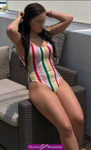 Como ves en las fotos, soy una guapa y sexy escort teen.