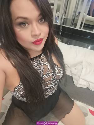 Hermosa trans putita dispuesta a complacerte