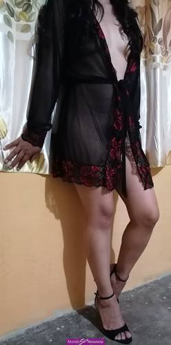 ME MUEVO COMO ME LO PIDAS VEN A MI DEPA PAPI