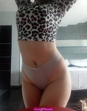 Blanquita nalgona muy complaciente