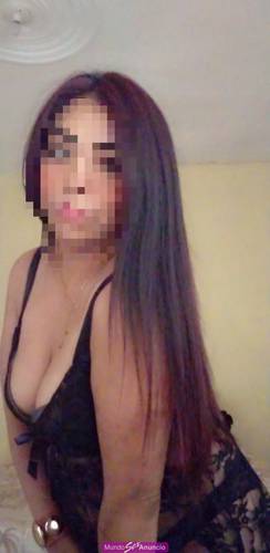 Paola bella mujer iniciando con lugar cerca del centro