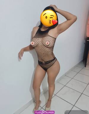 VEN Y GOZA DE ESTA RICA VAGINA HUMEDA Y APRETADITA -