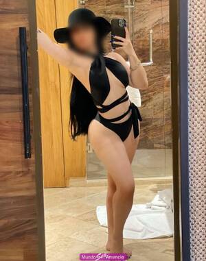 Bonita y con un cuerpazo nalgona piernuda y chichón
