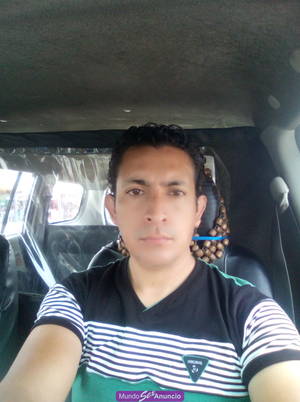 Taxista brindo compañía