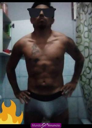 Jóven muy atractivo y apasionado