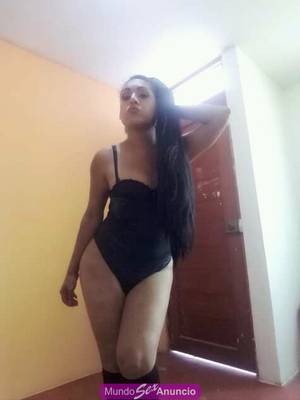 Gatita estrechita disponible