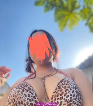 HOLA AMORES SOY DANIELA KINE DEBUTANTE UNIVERSITARIA