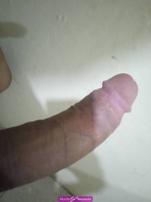 Joven dotado busco mujer madura q quiera sacar toda mi leche